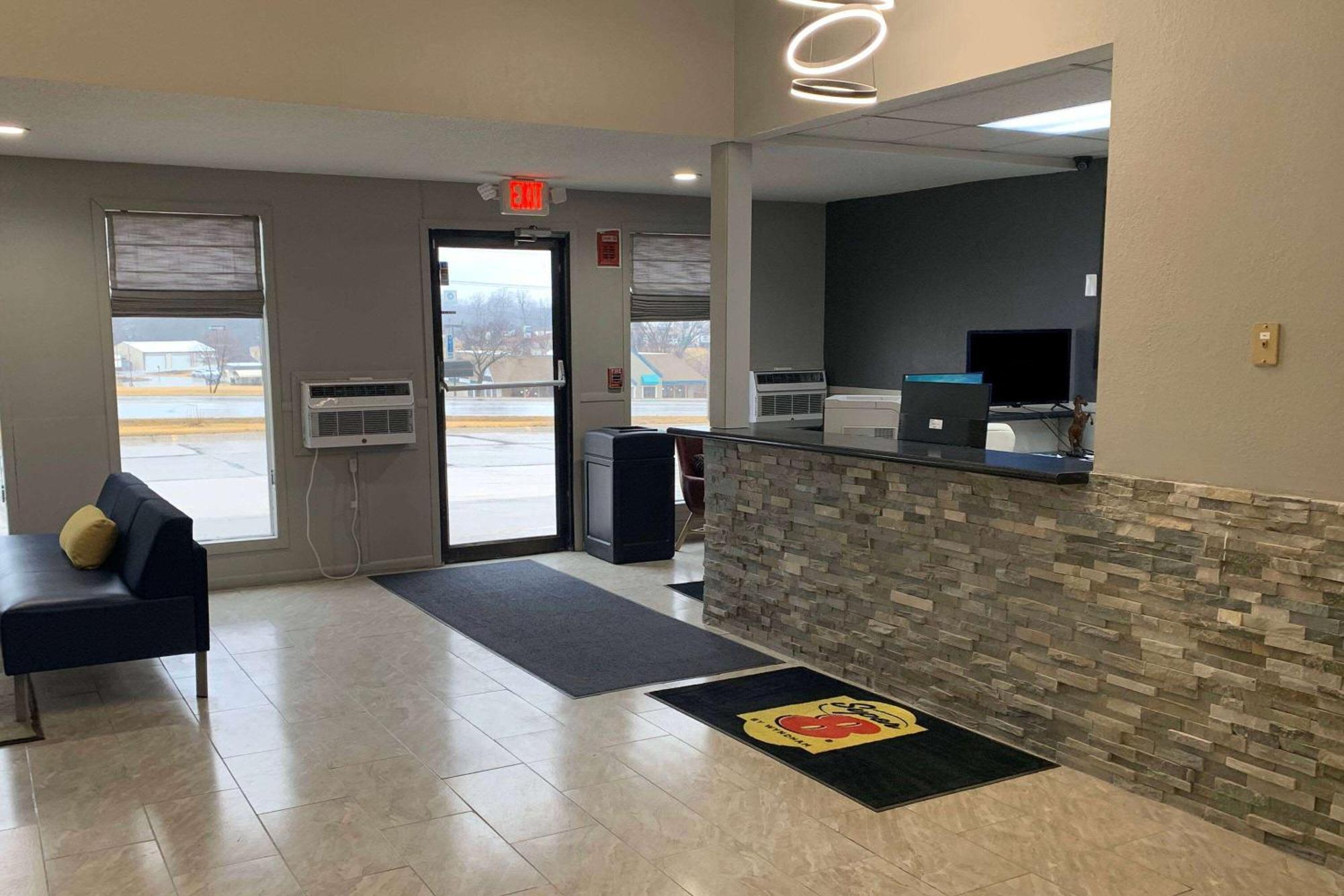 Super 8 By Wyndham Kirksville-University Area Exterior foto